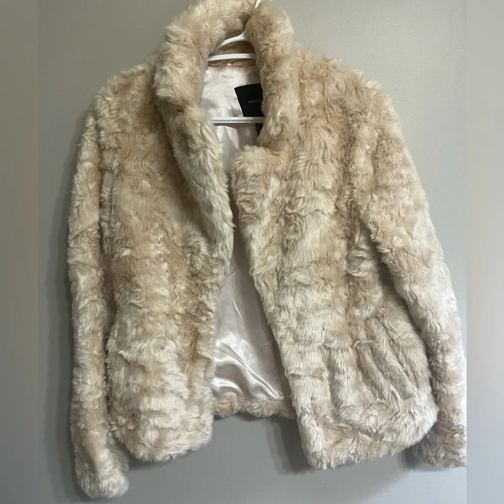 Fur jacket - Picture 1 of 3